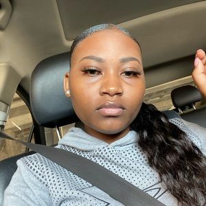 Meet your Posher, Manuella